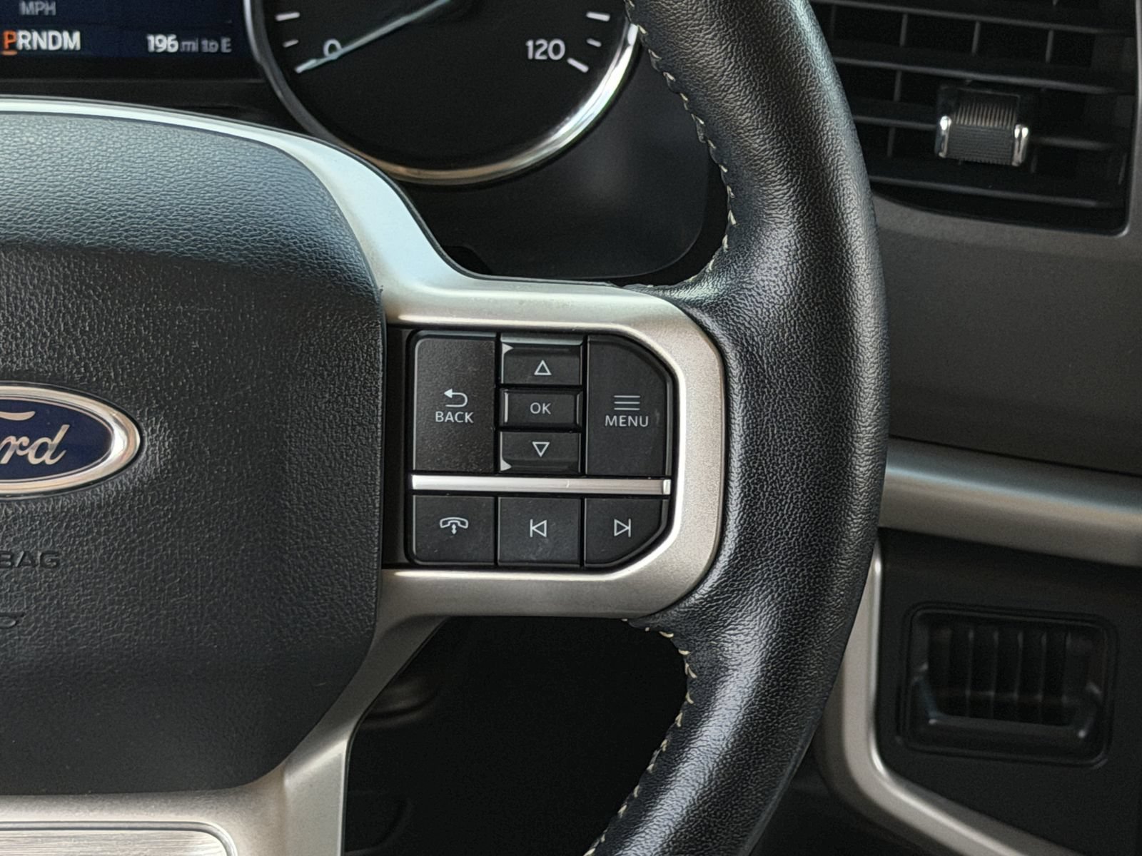 Used 2022 Ford Expedition XLT RWD image 16