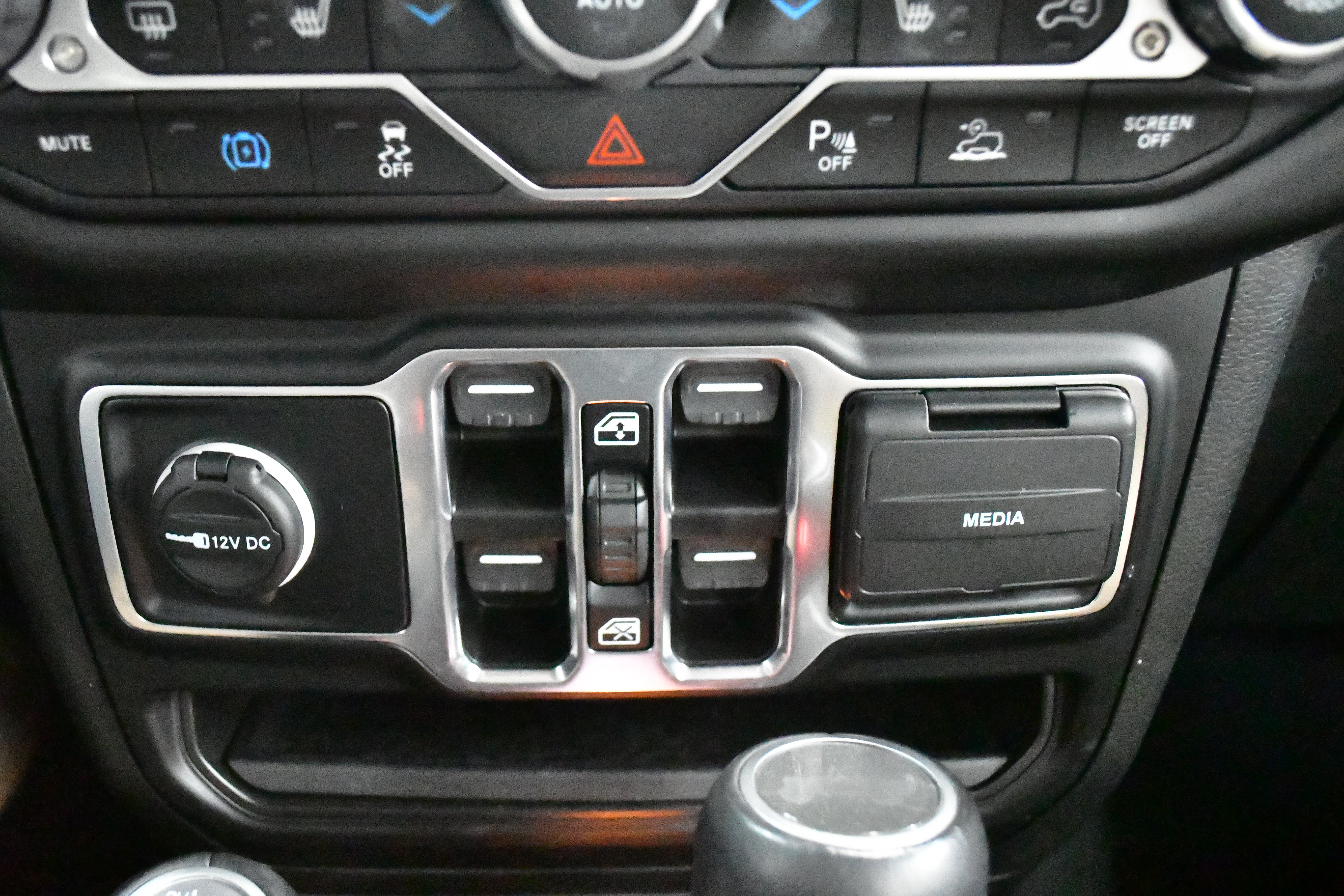 Used 2022 Jeep Wrangler Unlimited Sahara w/ Cold Weather Group image 50