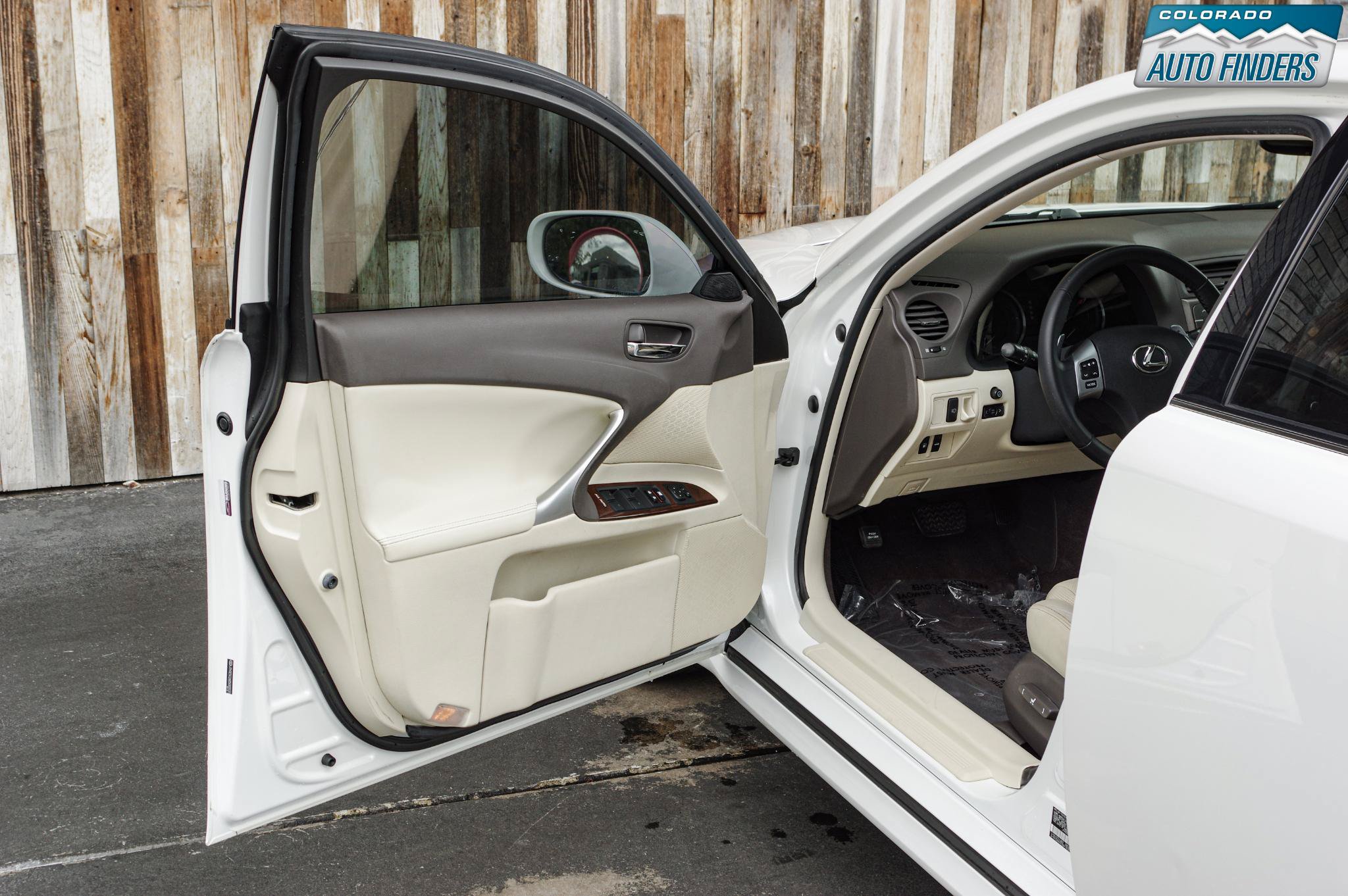 Used 2011 Lexus IS 350 AWD w/ Preferred Accessory Package image 10