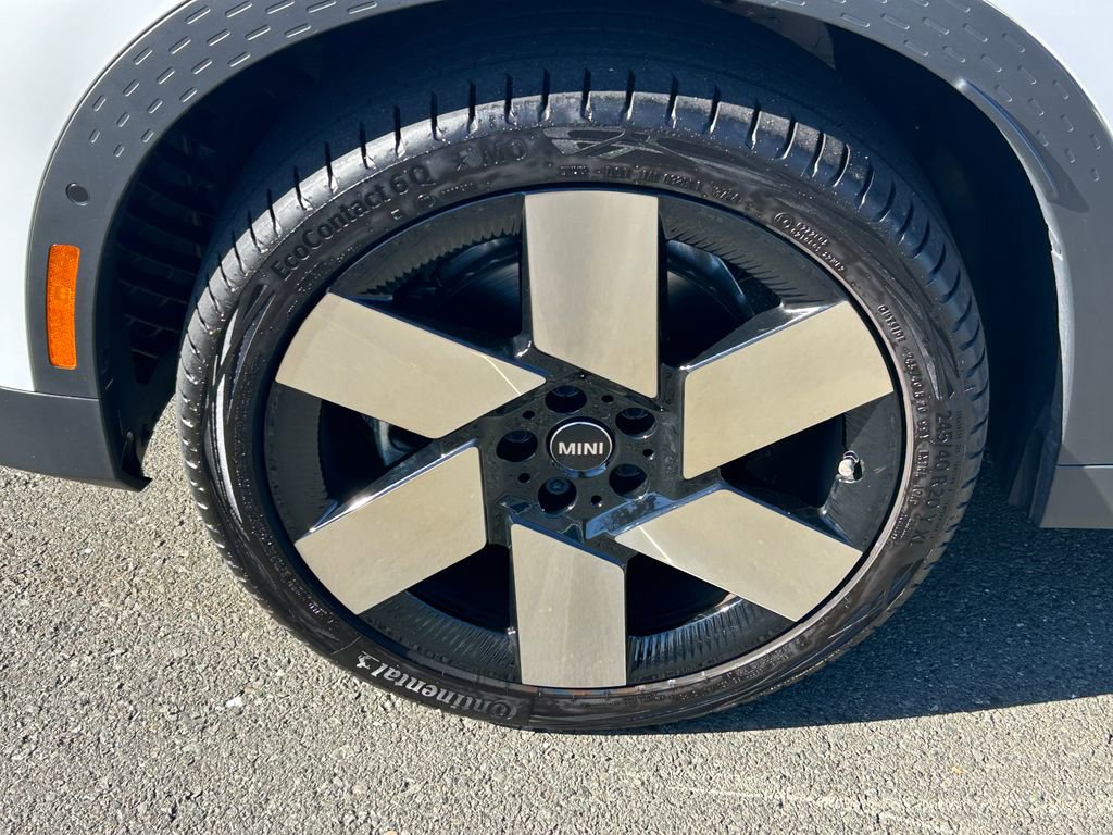 Used 2025 MINI Cooper Countryman S w/ Comfort Package Max image 9