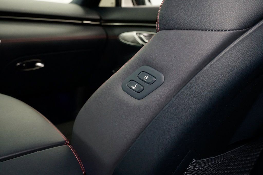 Used 2024 Genesis GV70 3.5T Sport image 25