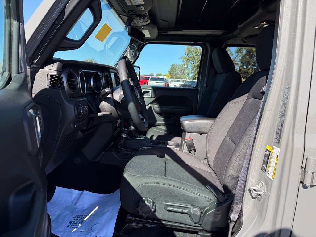 Used 2023 Jeep Wrangler Unlimited w/ Sun & Screen Package AWD/4WD image 21