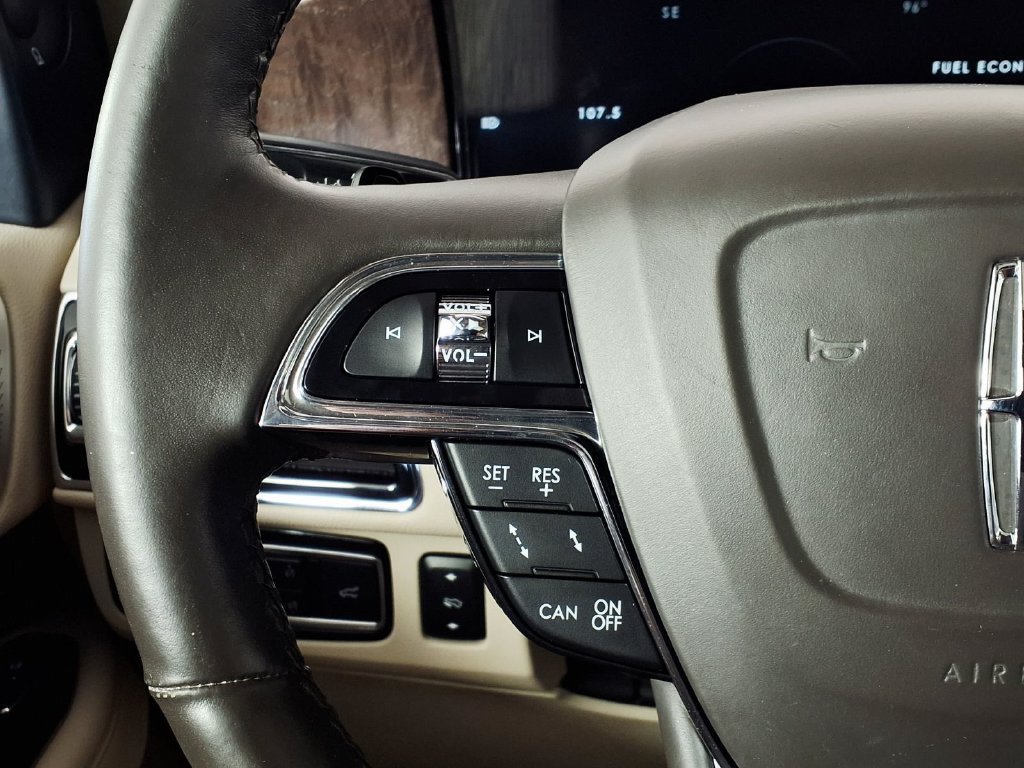 Used 2021 Lincoln Navigator Reserve w/ Luxury Package RWD image 21