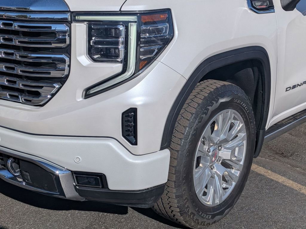 Used 2024 GMC Sierra 1500 Denali w/ Technology Package AWD/4WD image 9