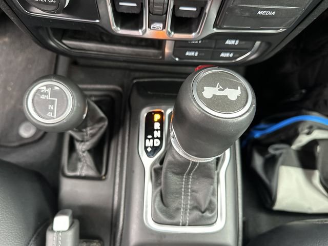 Used 2024 Jeep Wrangler Sahara image 31