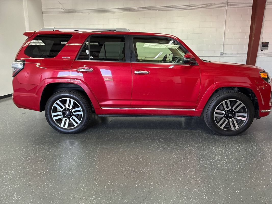 Used 2018 Toyota 4Runner Limited AWD/4WD image 3