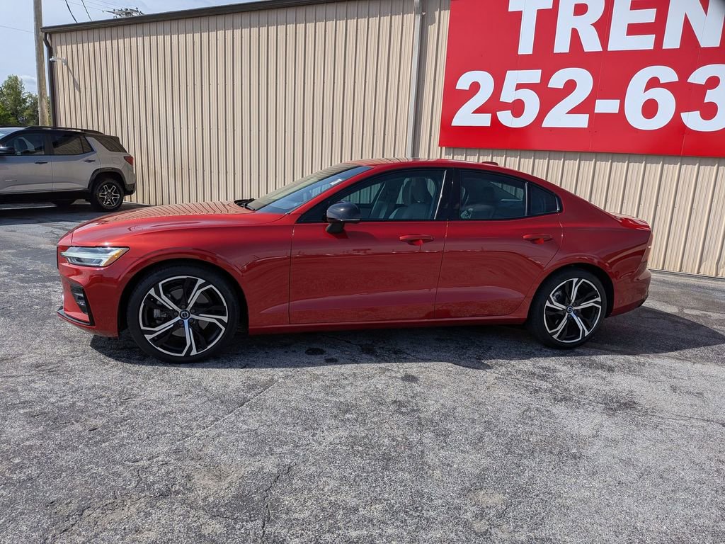Used 2024 Volvo S60 B5 Plus w/ Climate Package FWD image 2