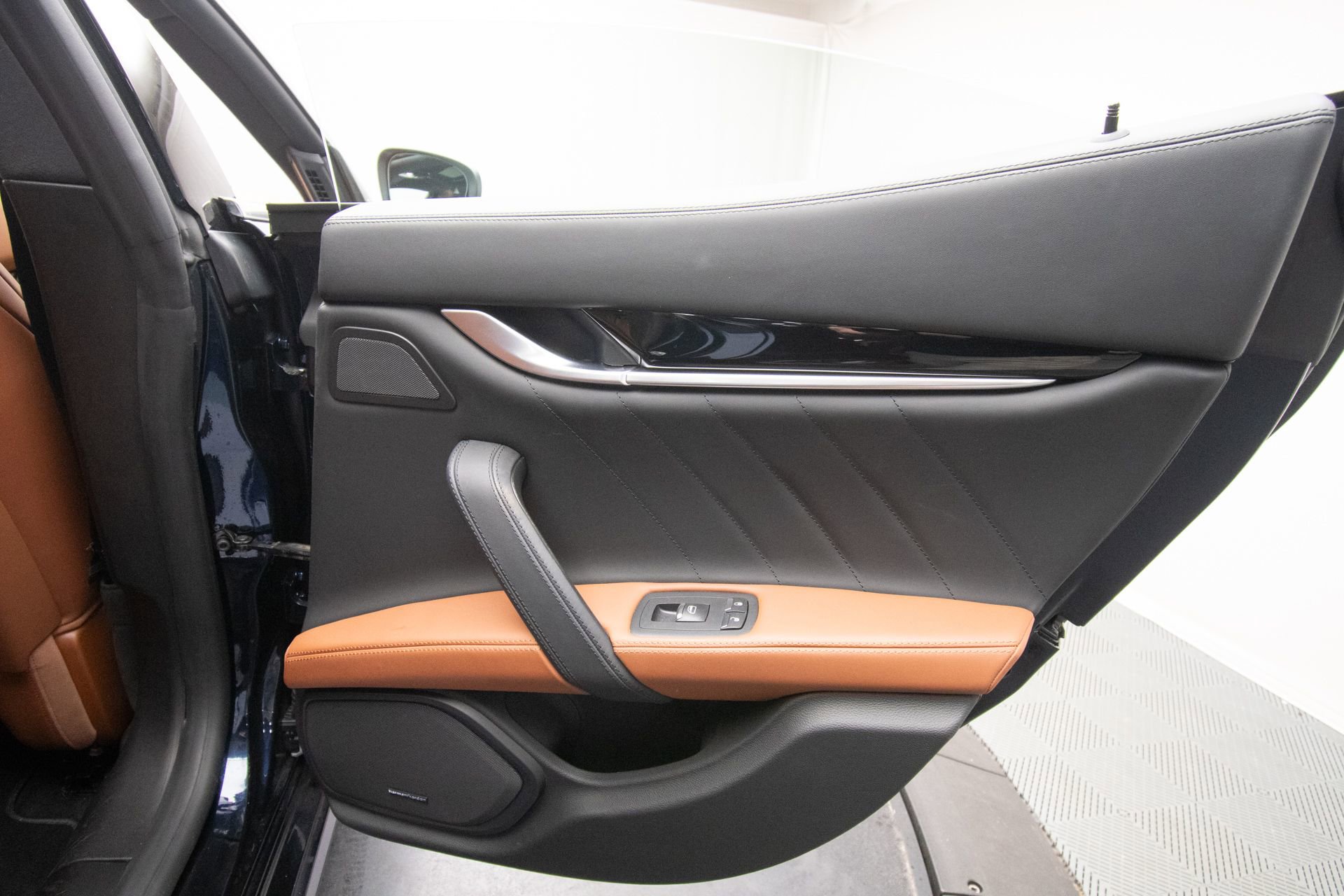 Used 2022 Maserati Ghibli Modena Q4 image 24