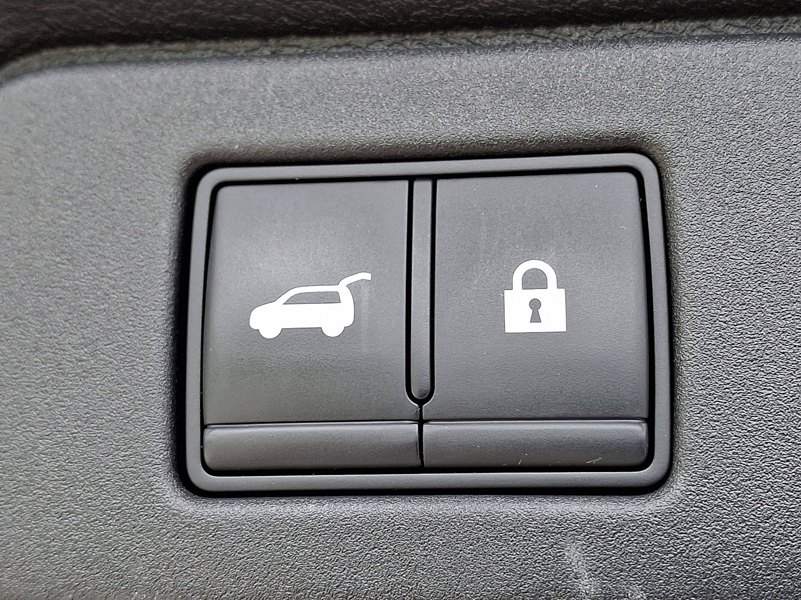 Used 2022 Nissan Rogue SV w/ SV Premium Package image 31