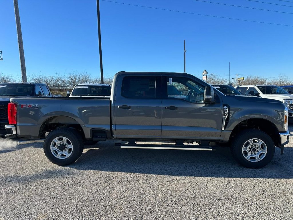 New 2026 Ford F250 XLT w/ FX4 Off-Road Package AWD/4WD image 2