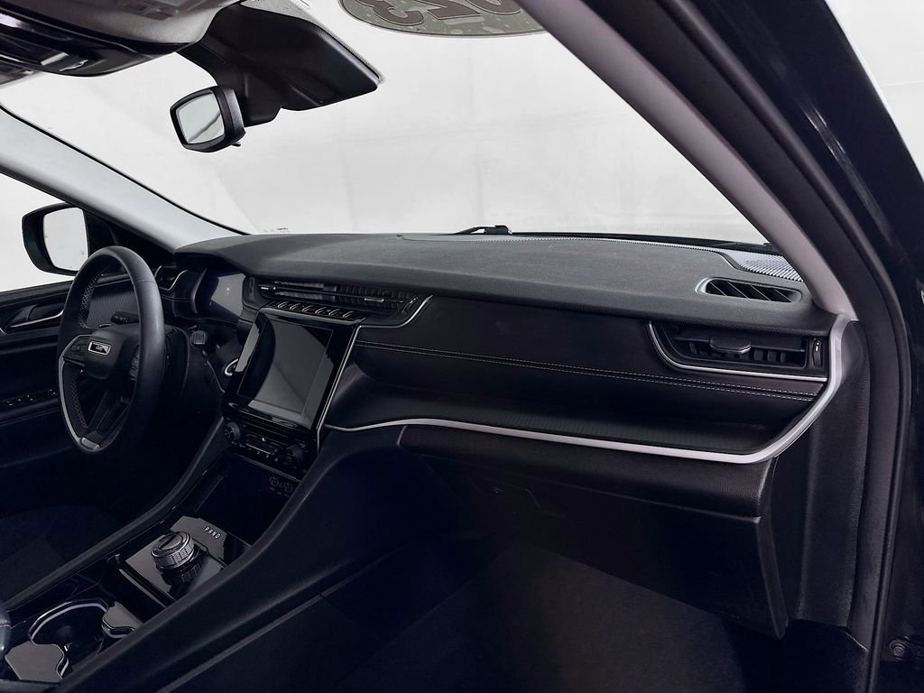 Certified 2023 Jeep Grand Cherokee L Laredo image 39