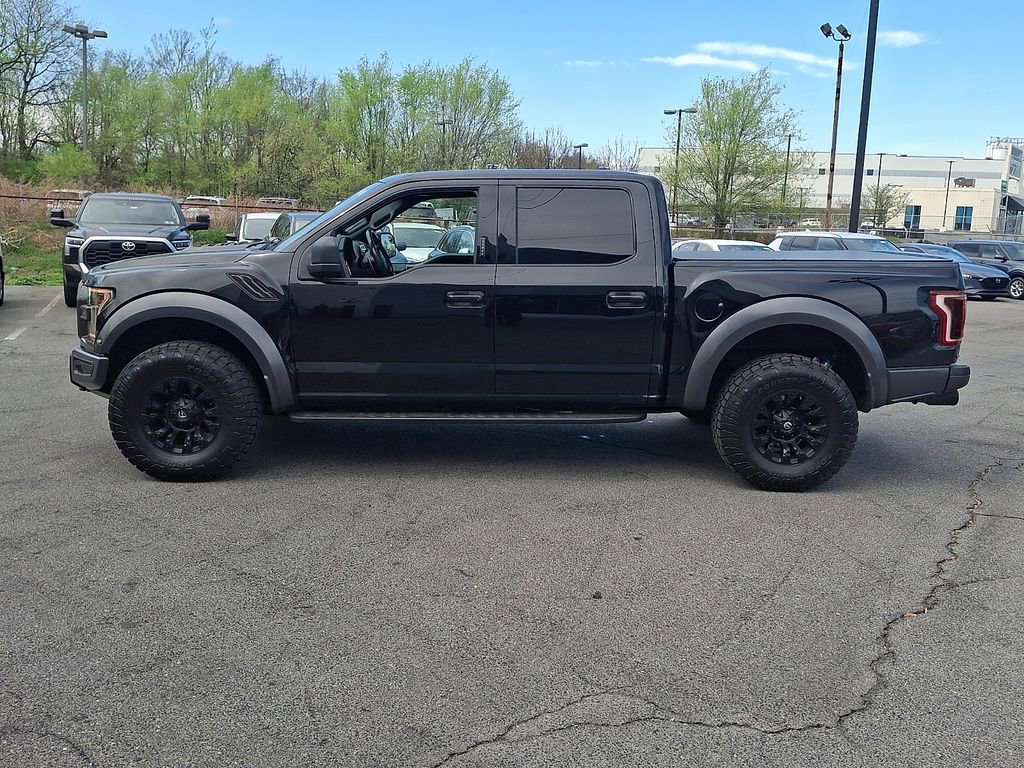 Used 2017 Ford F150 Raptor w/ Equipment Group 801A Mid image 9