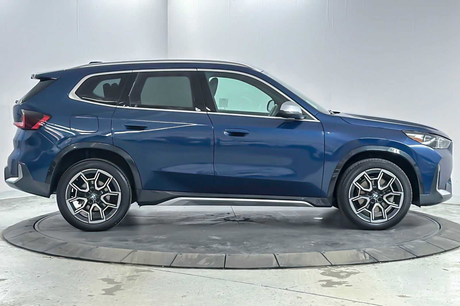 Used 2023 BMW X1 xDrive28i w/ Convenience Package image 8