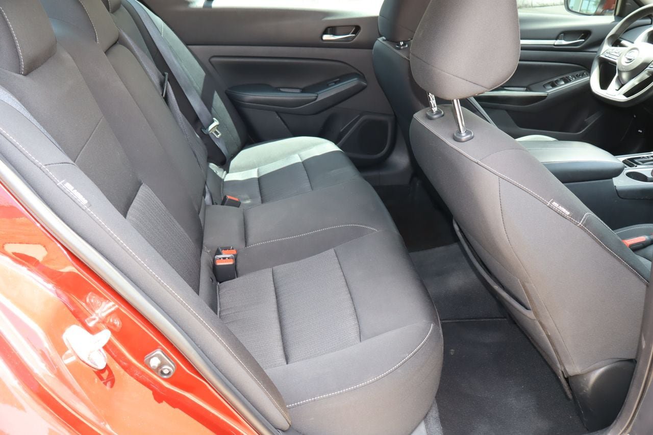 Used 2022 Nissan Altima 2.5 SV AWD/4WD image 17