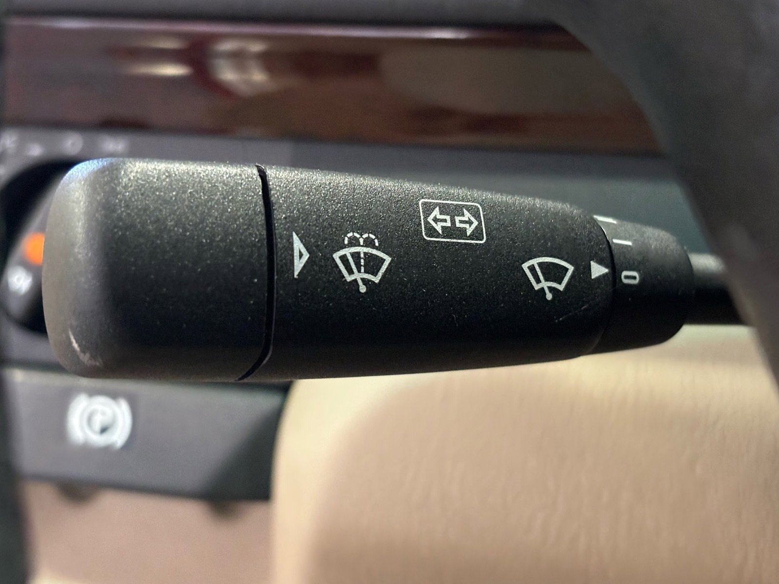 Used 1995 Mercedes-Benz E 320 Convertible image 40