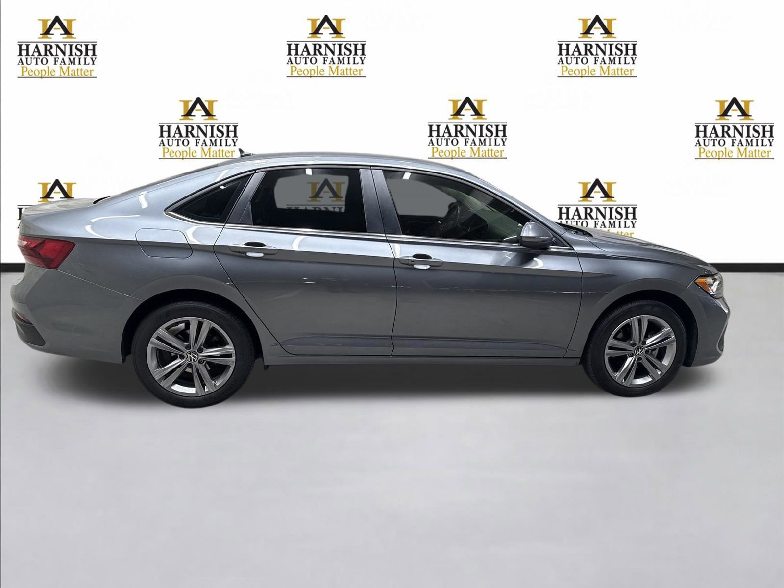 Used 2023 Volkswagen Jetta SE image 6