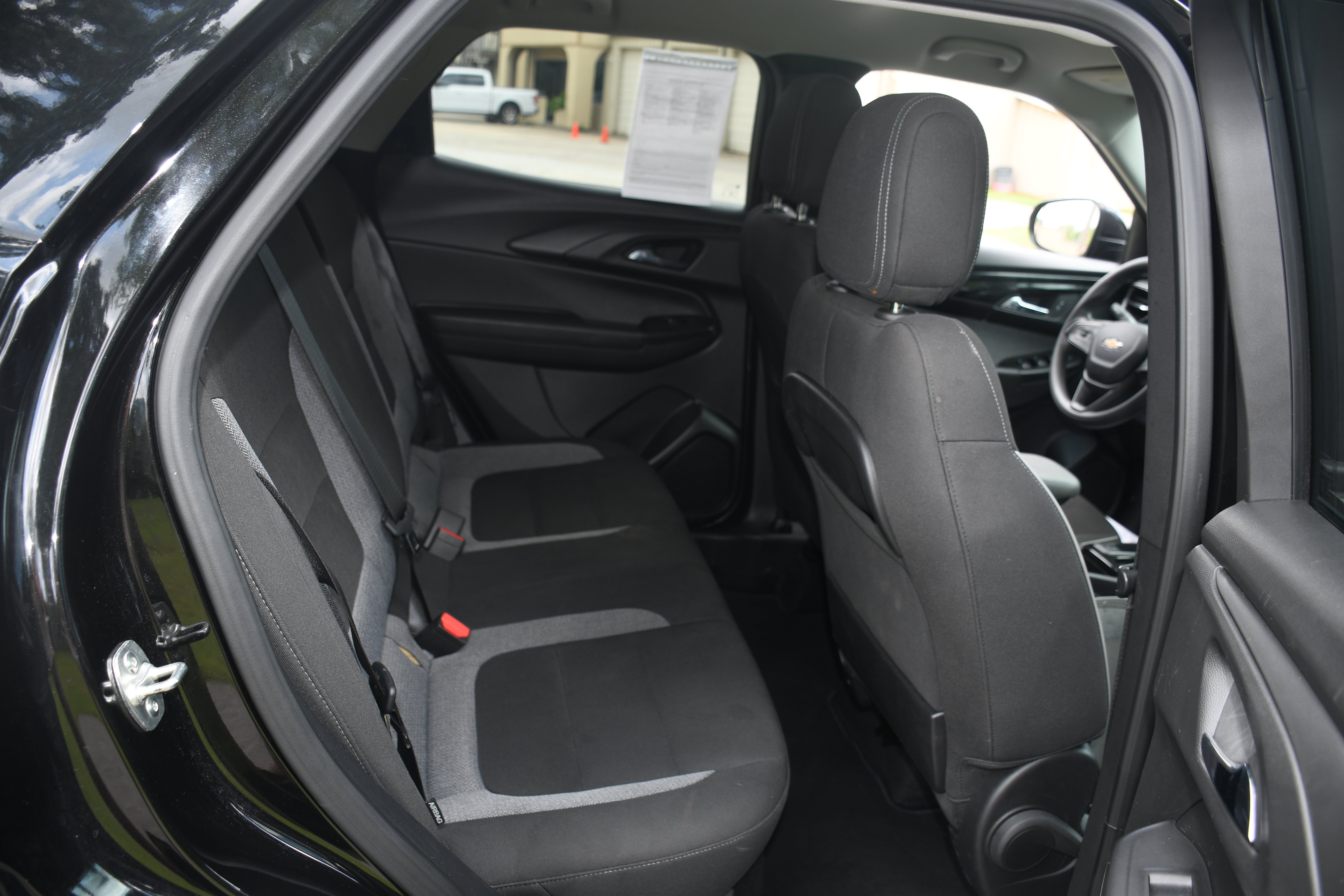 Used 2025 Chevrolet TrailBlazer LT FWD image 17