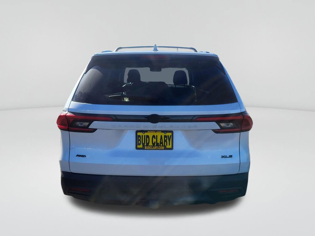 Used 2024 Toyota Grand Highlander XLE image 6