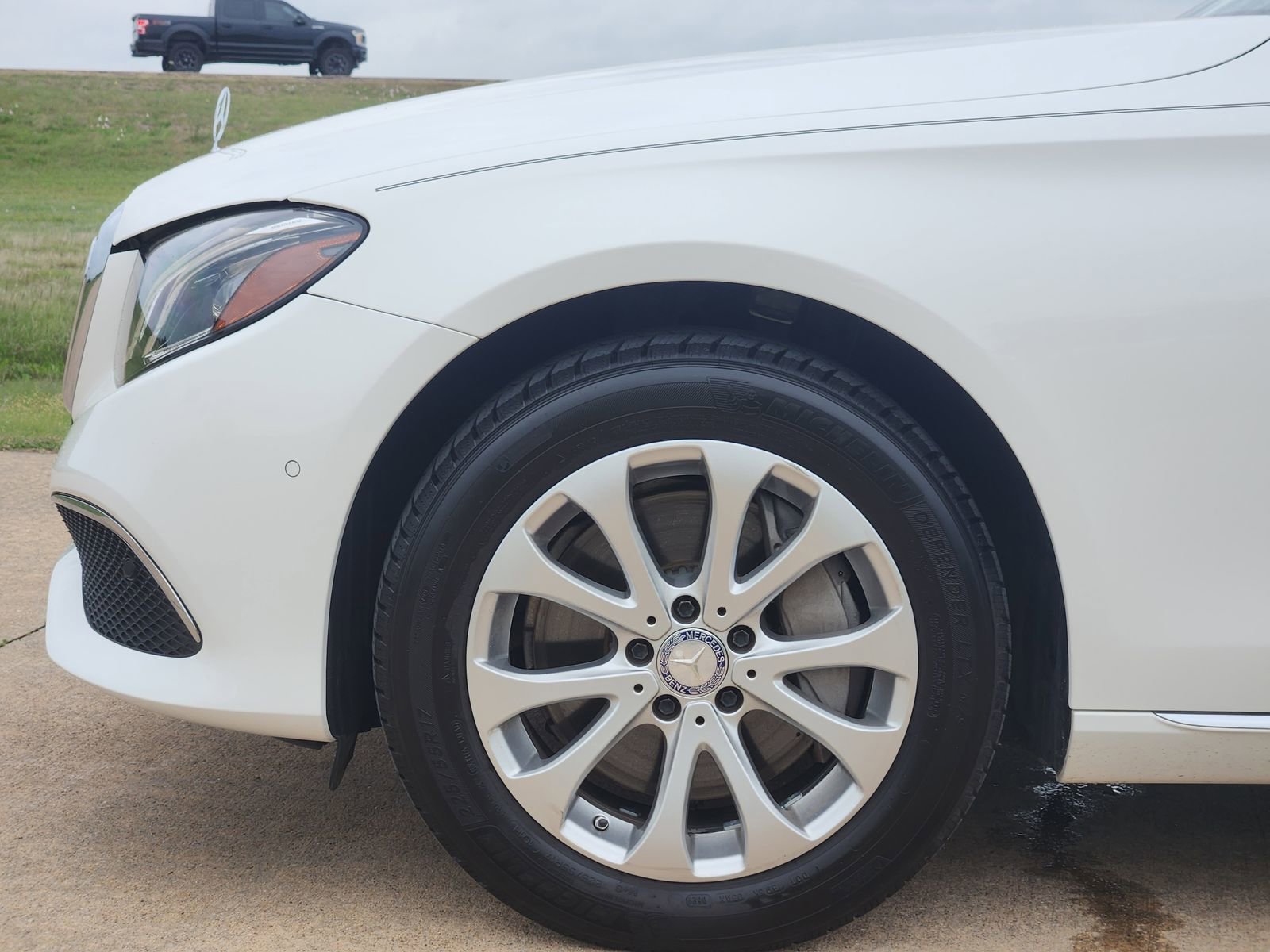 Used 2017 Mercedes-Benz E 300 4MATIC image 13