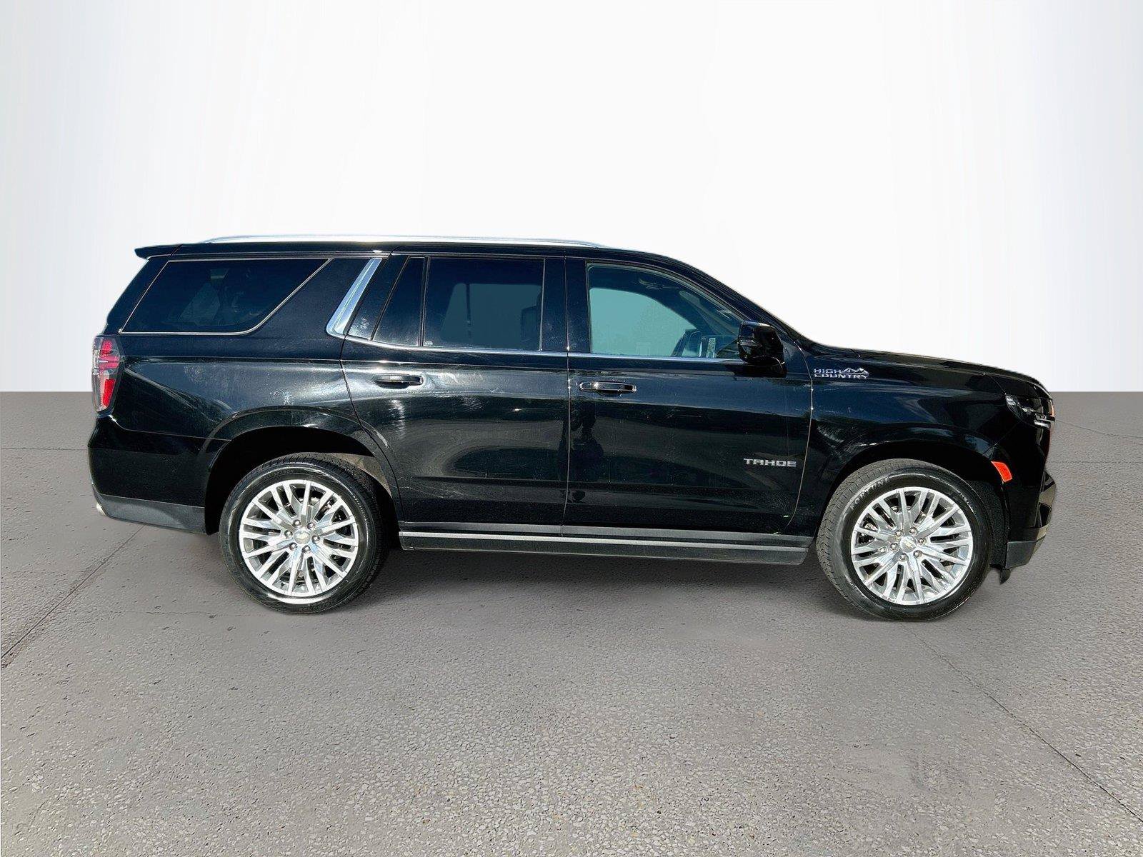 Used 2023 Chevrolet Tahoe High Country AWD/4WD image 3