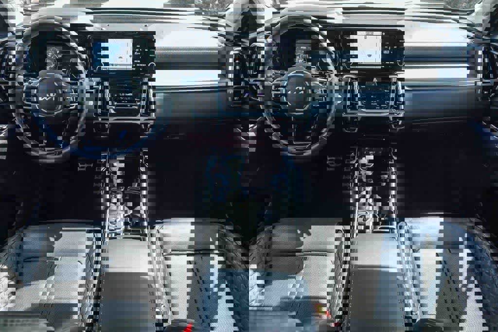 Certified 2023 Kia Sorento SX image 11