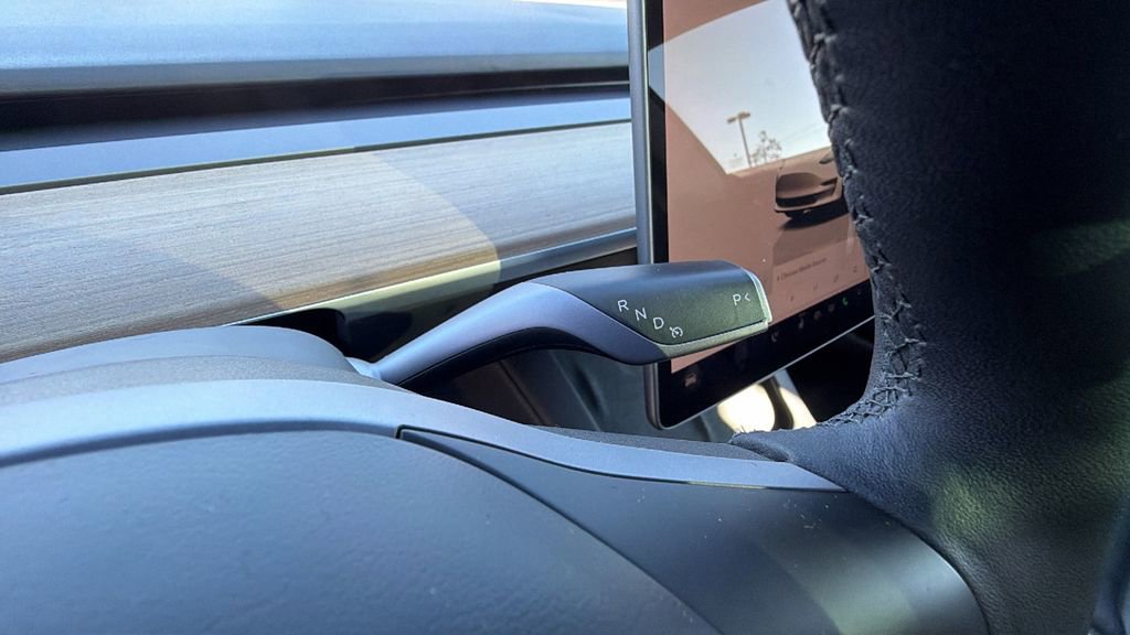 Used 2023 Tesla Model 3 Standard Range image 23