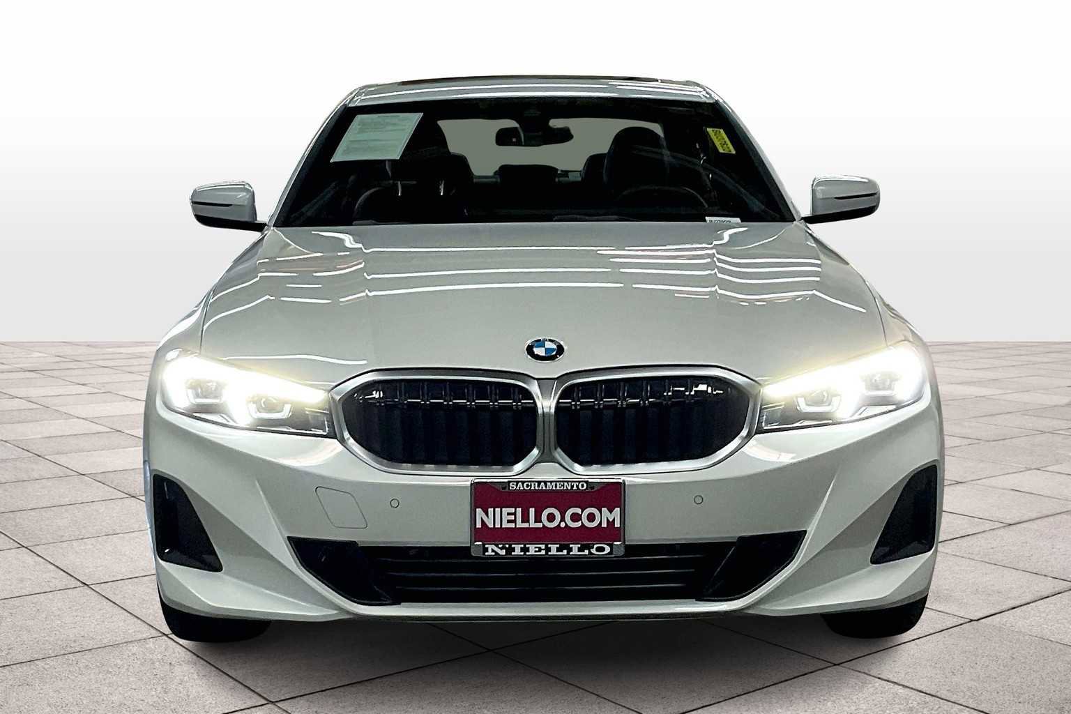 Used 2025 BMW 330i Sedan w/ Premium Package image 3
