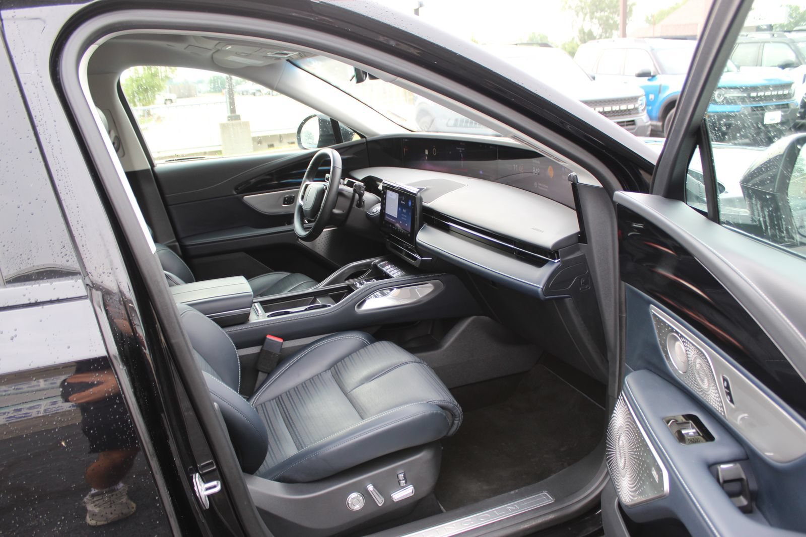 Used 2024 Lincoln Nautilus Reserve w/ Equipment Group 203A AWD/4WD image 13