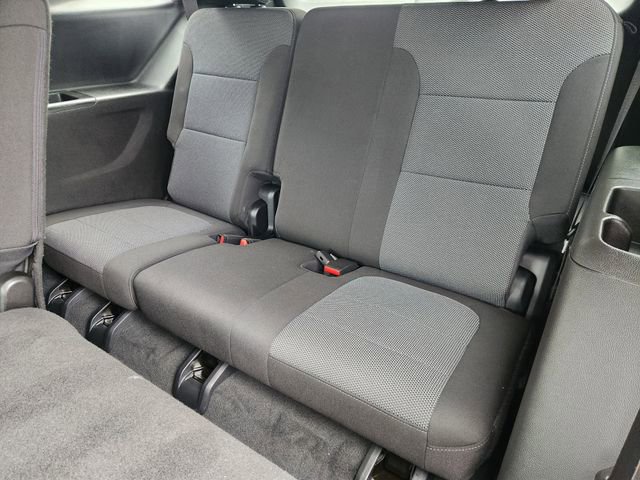 Used 2023 Chevrolet Traverse LT image 29