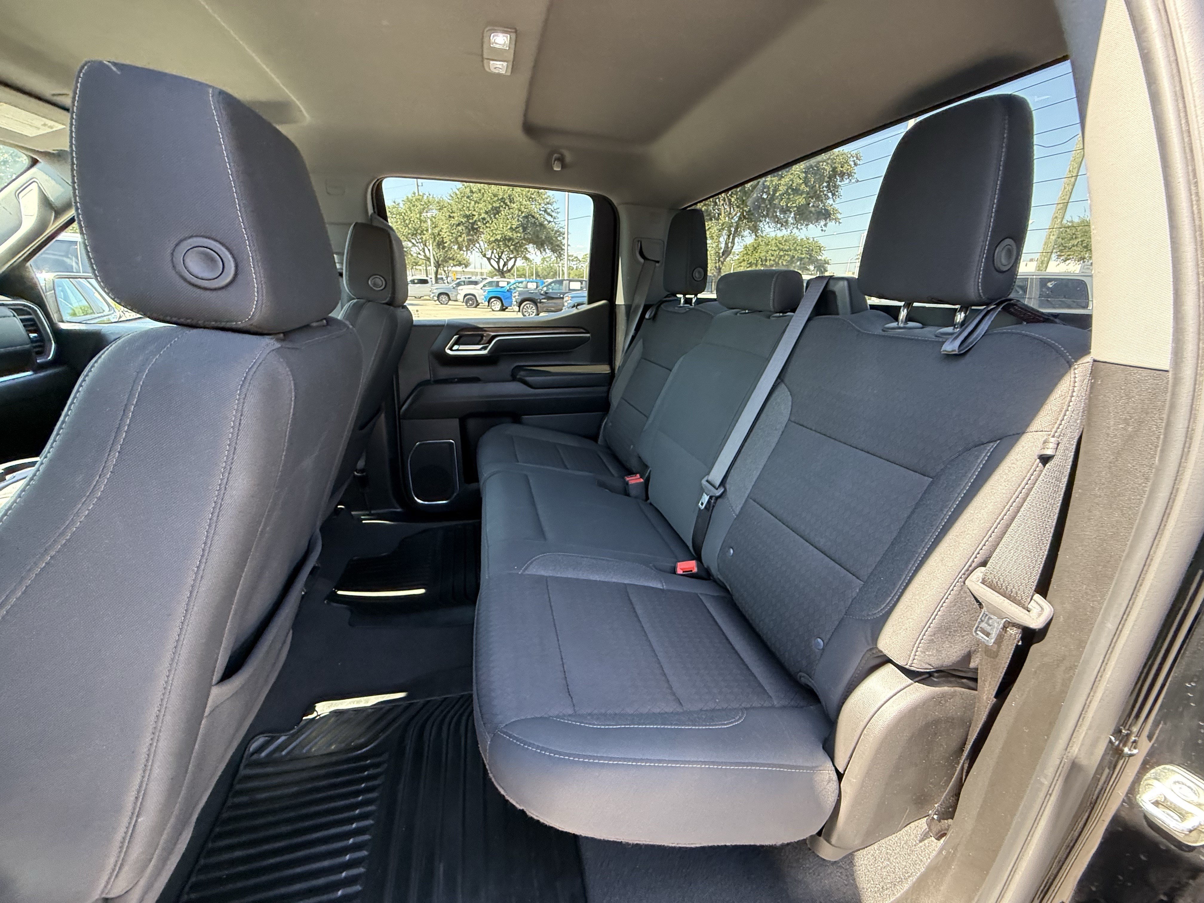 Used 2025 Chevrolet Silverado 1500 LT AWD/4WD image 27