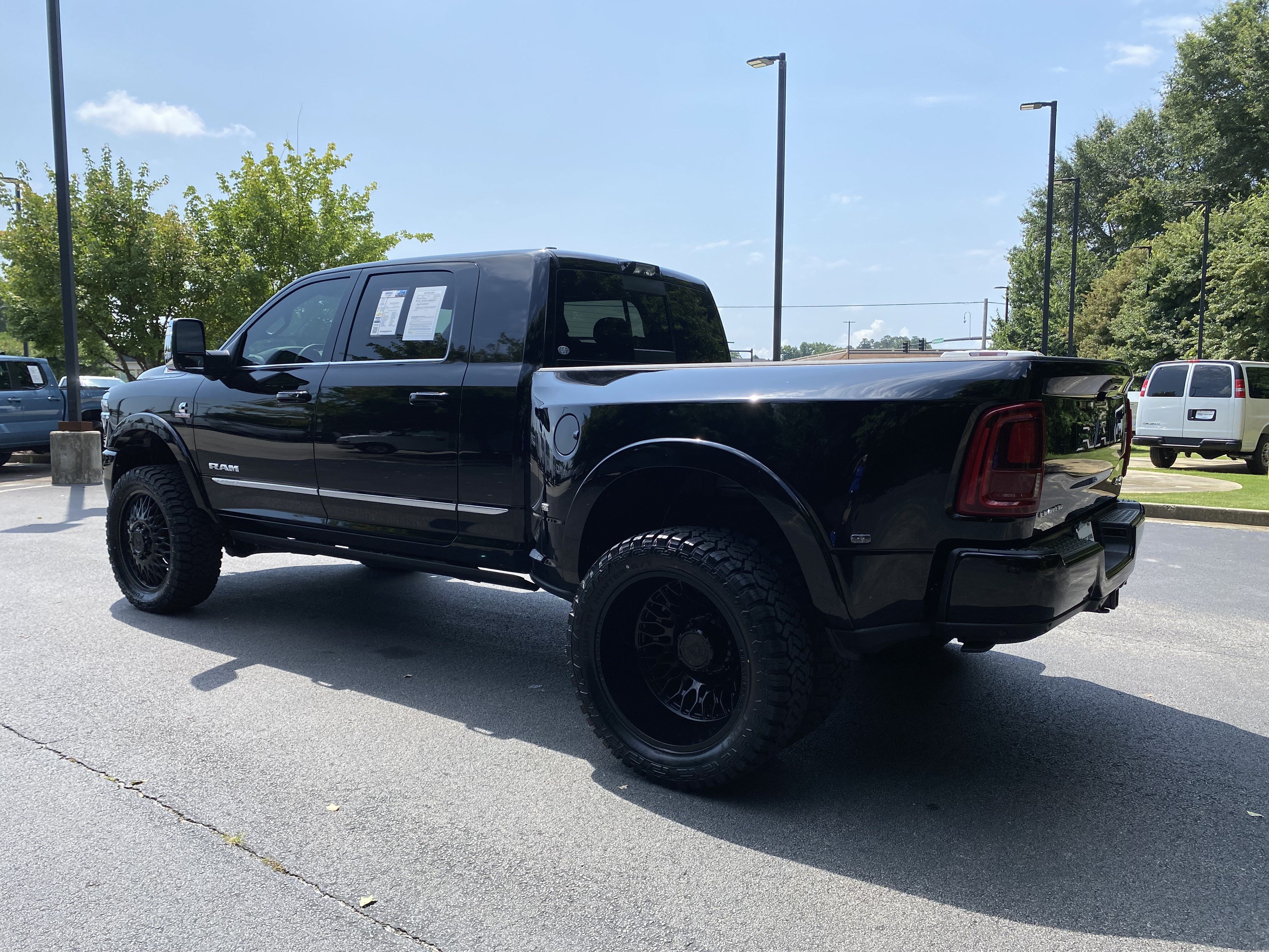 Used 2026 RAM 3500 Limited AWD/4WD image 7
