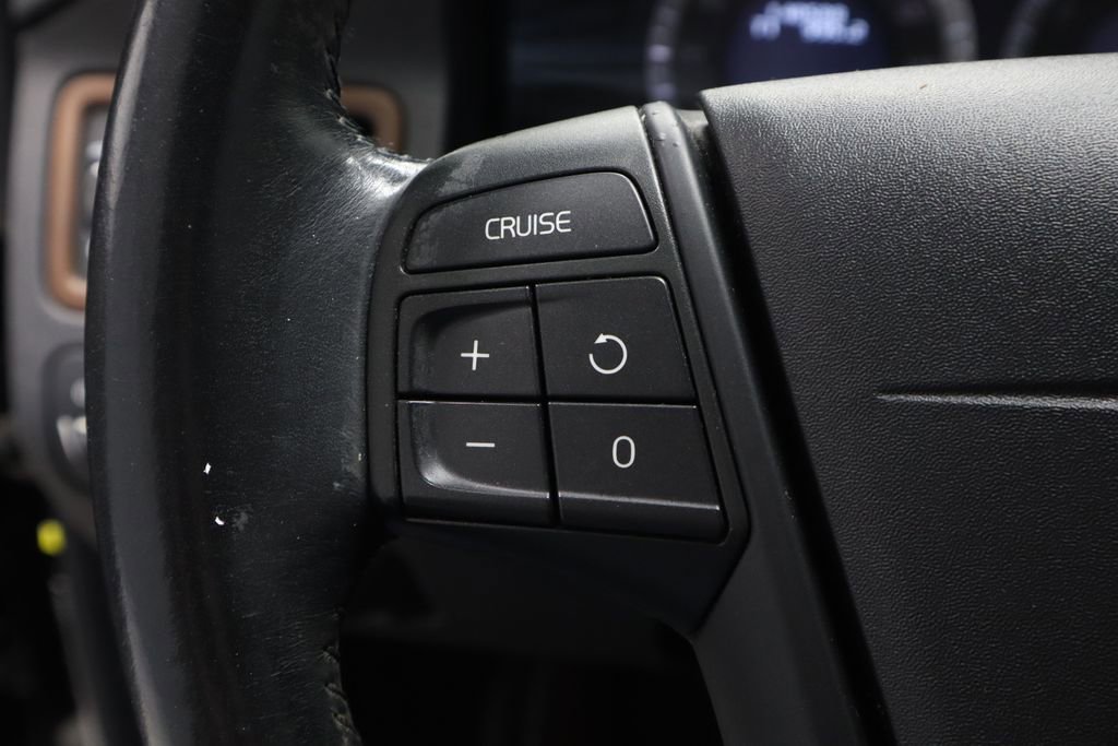 Used 2010 Volvo XC70 3.2 image 26