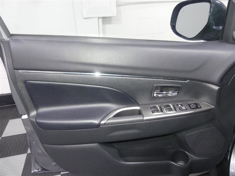 Used 2025 Mitsubishi Outlander Sport SE image 18