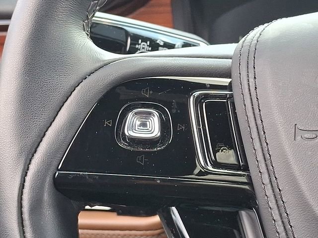 Used 2024 Lincoln Aviator Reserve w/ Elements Package Plus AWD/4WD image 23