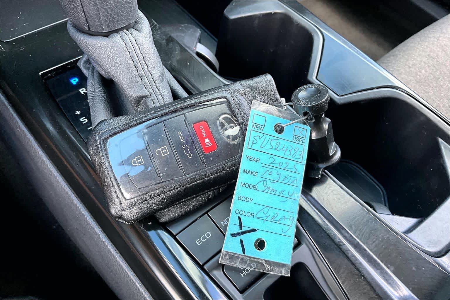 Used 2025 Toyota Camry LE FWD image 15
