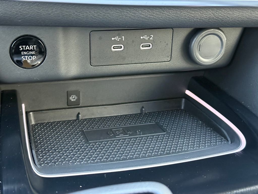 Used 2025 Nissan Rogue SL image 26