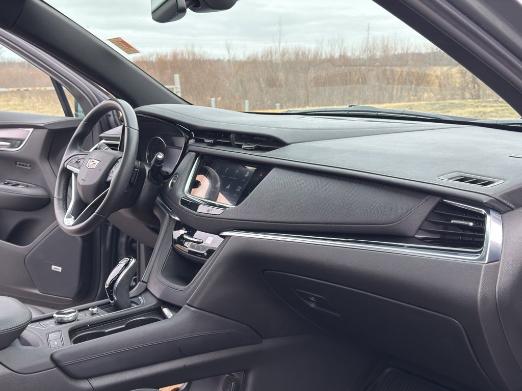 Used 2024 Cadillac XT6 Luxury w/ LPO, Floor Liner Package AWD/4WD image 29