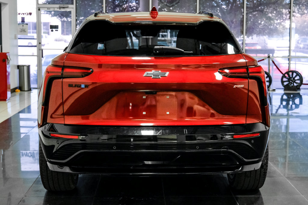 Used 2024 Chevrolet Blazer EV RS RWD image 9