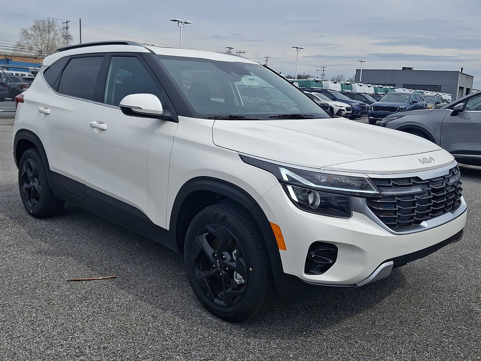 New 2026 Kia Seltos EX w/ EX Sunroof Package AWD/4WD image 2