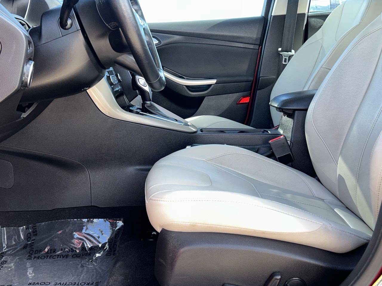 Used 2017 Ford Focus Titanium FWD image 20