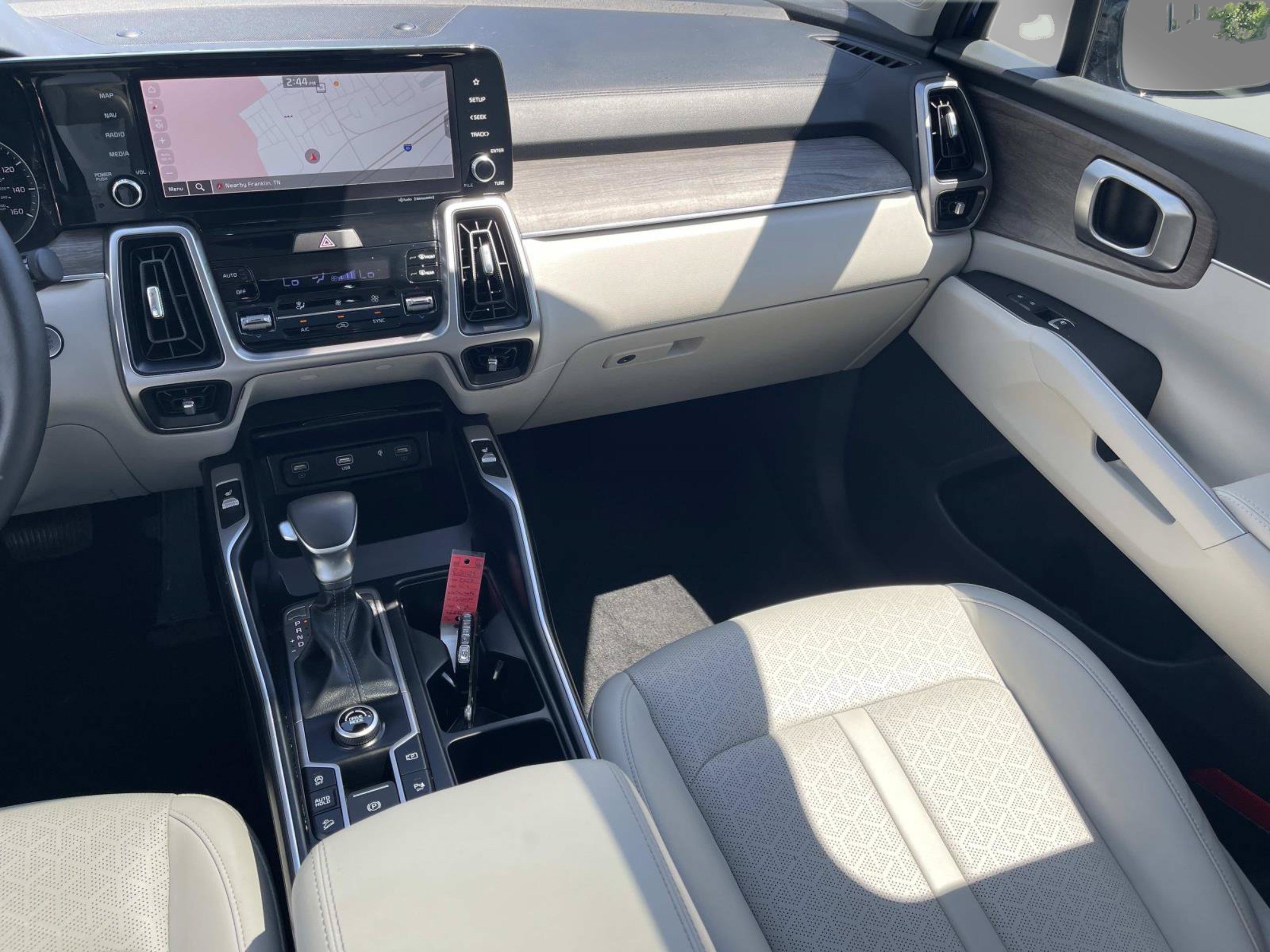 Used 2023 Kia Sorento EX w/ Panoramic Sunroof Package FWD image 15