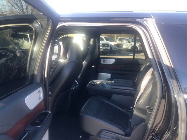 Used 2022 Lincoln Navigator L Reserve image 7