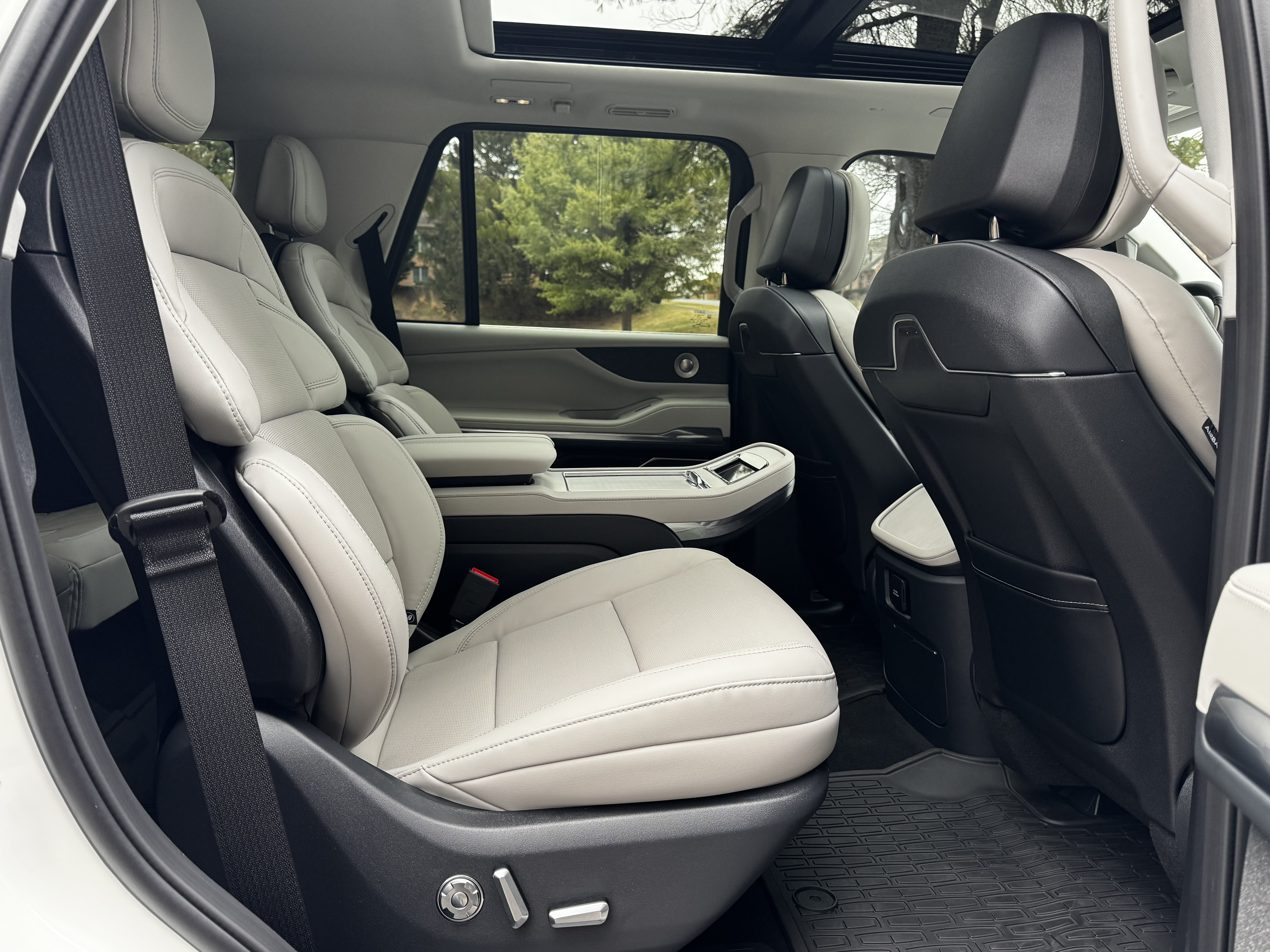 Used 2026 Lincoln Navigator Reserve AWD/4WD image 38