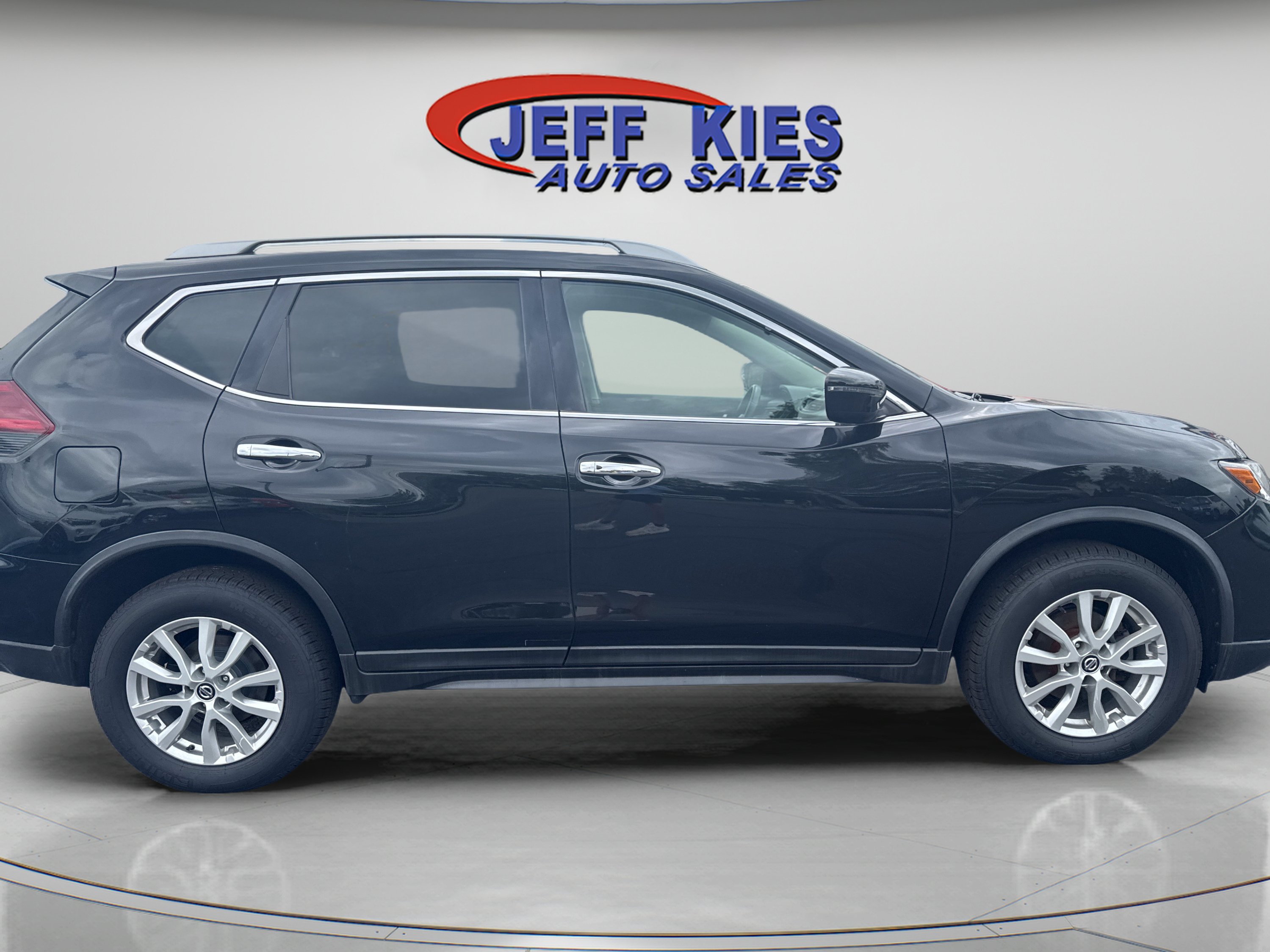Used 2019 Nissan Rogue SV AWD/4WD image 4