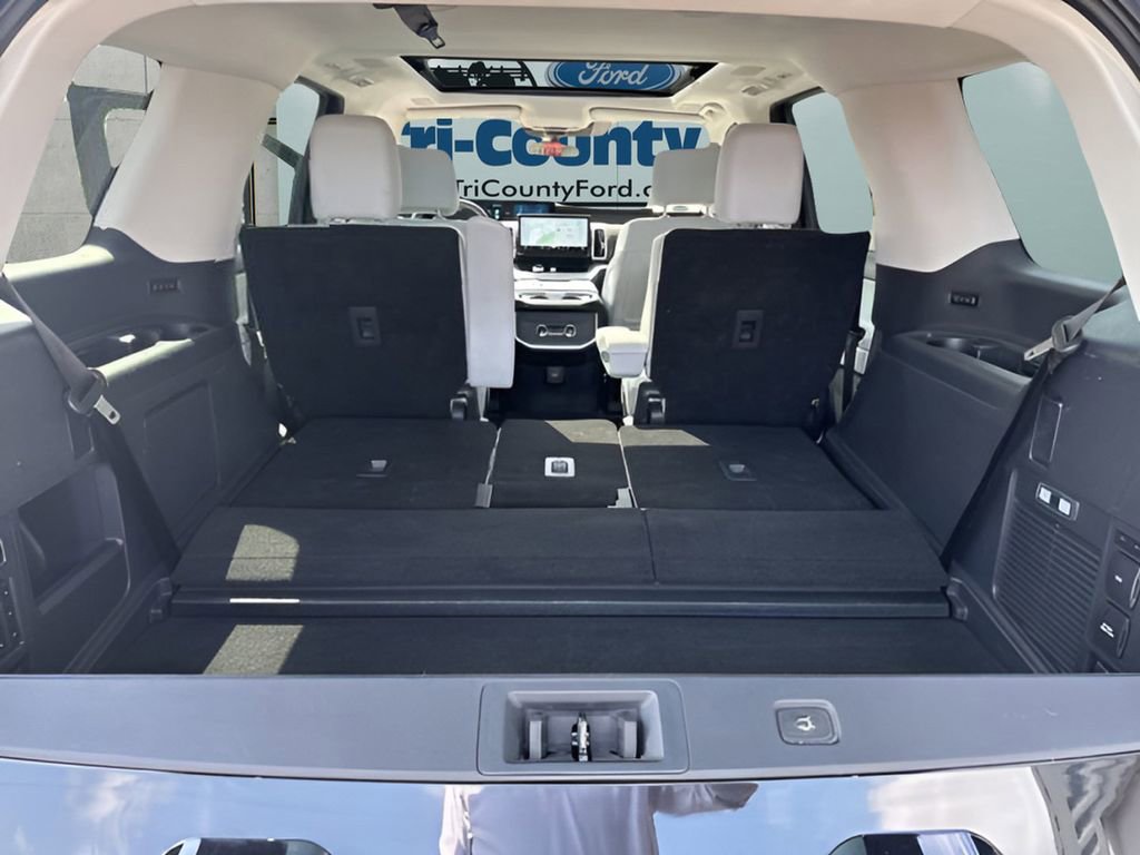 Used 2025 Ford Expedition Platinum w/ Driver's Package image 41