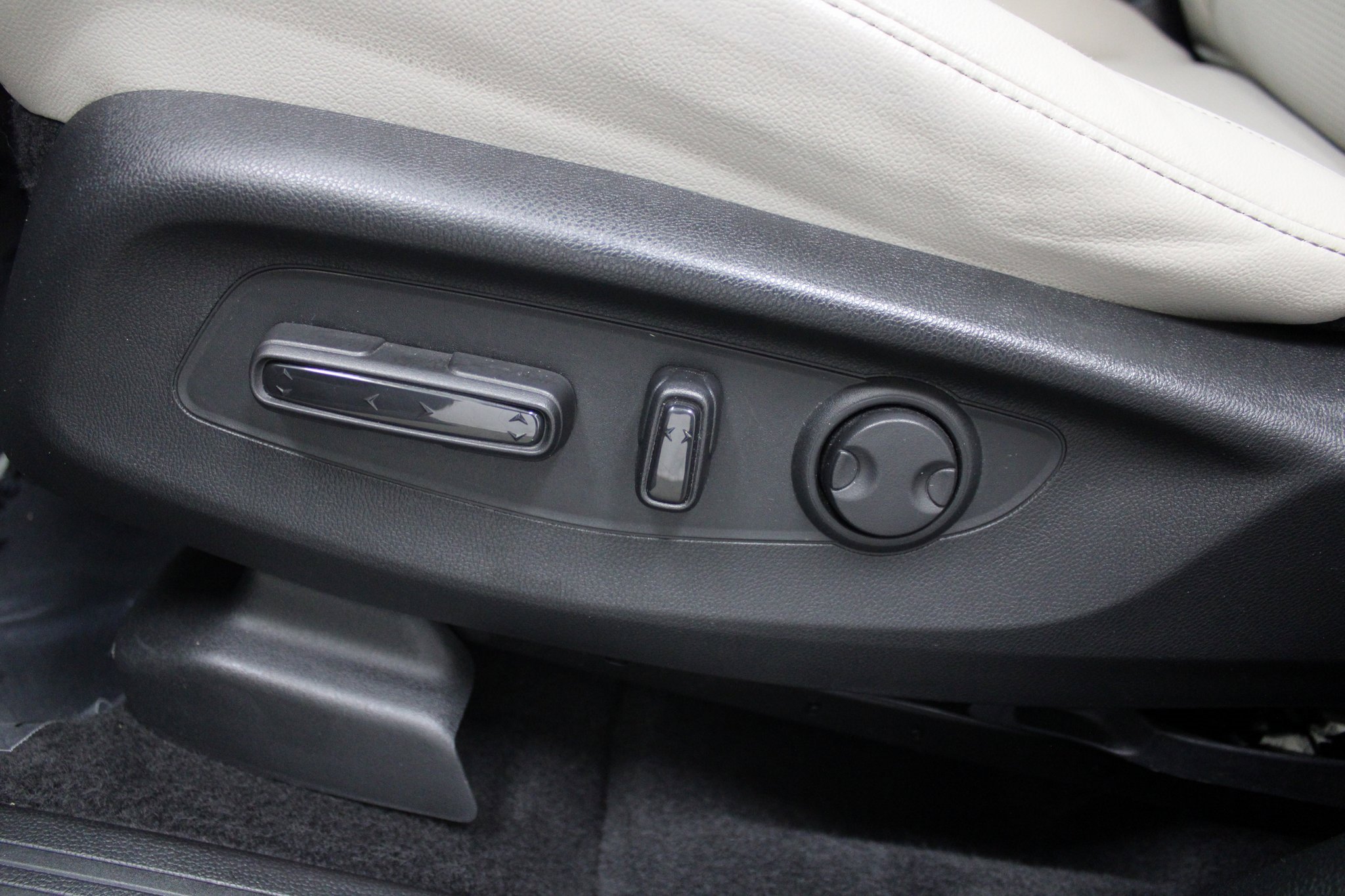 Used 2023 Honda CR-V EX-L image 14