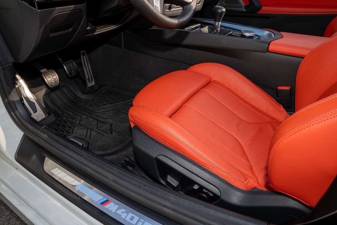 Used 2025 BMW Z4 M40i w/ Edition RWD image 22