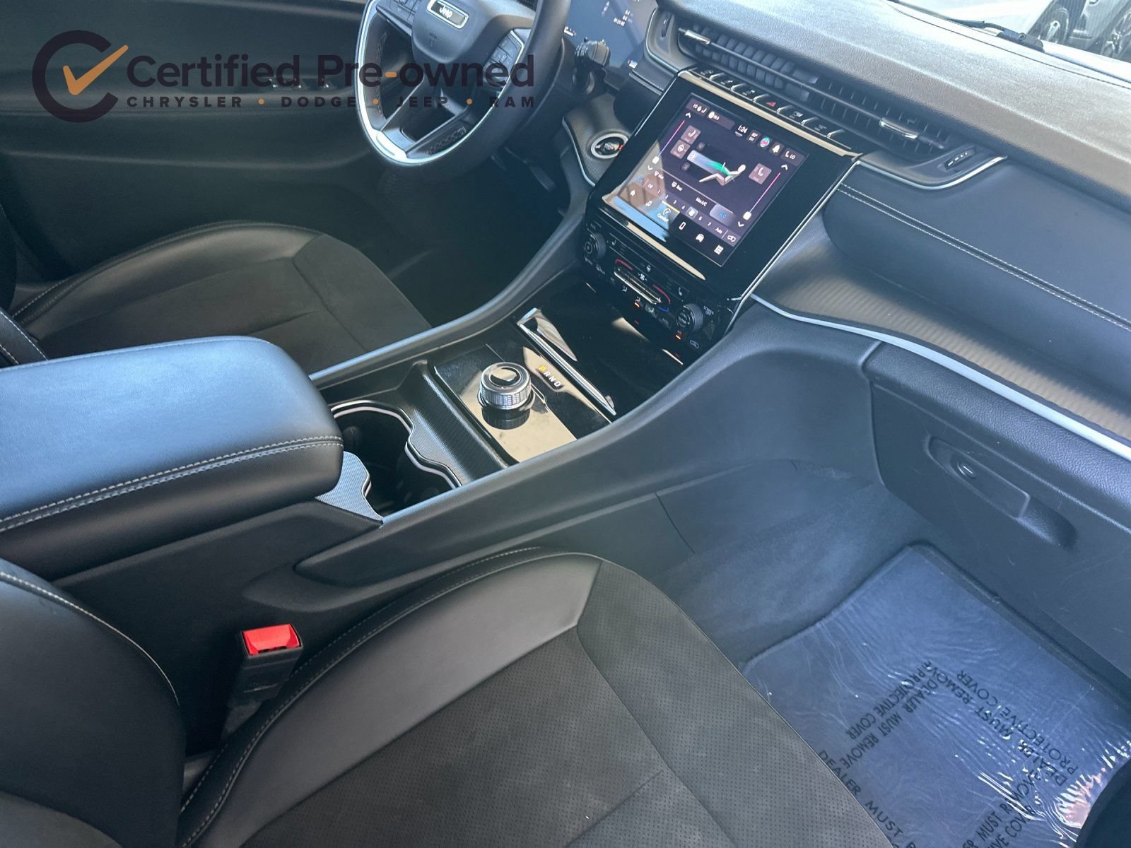 Used 2024 Jeep Grand Cherokee Altitude AWD/4WD image 17