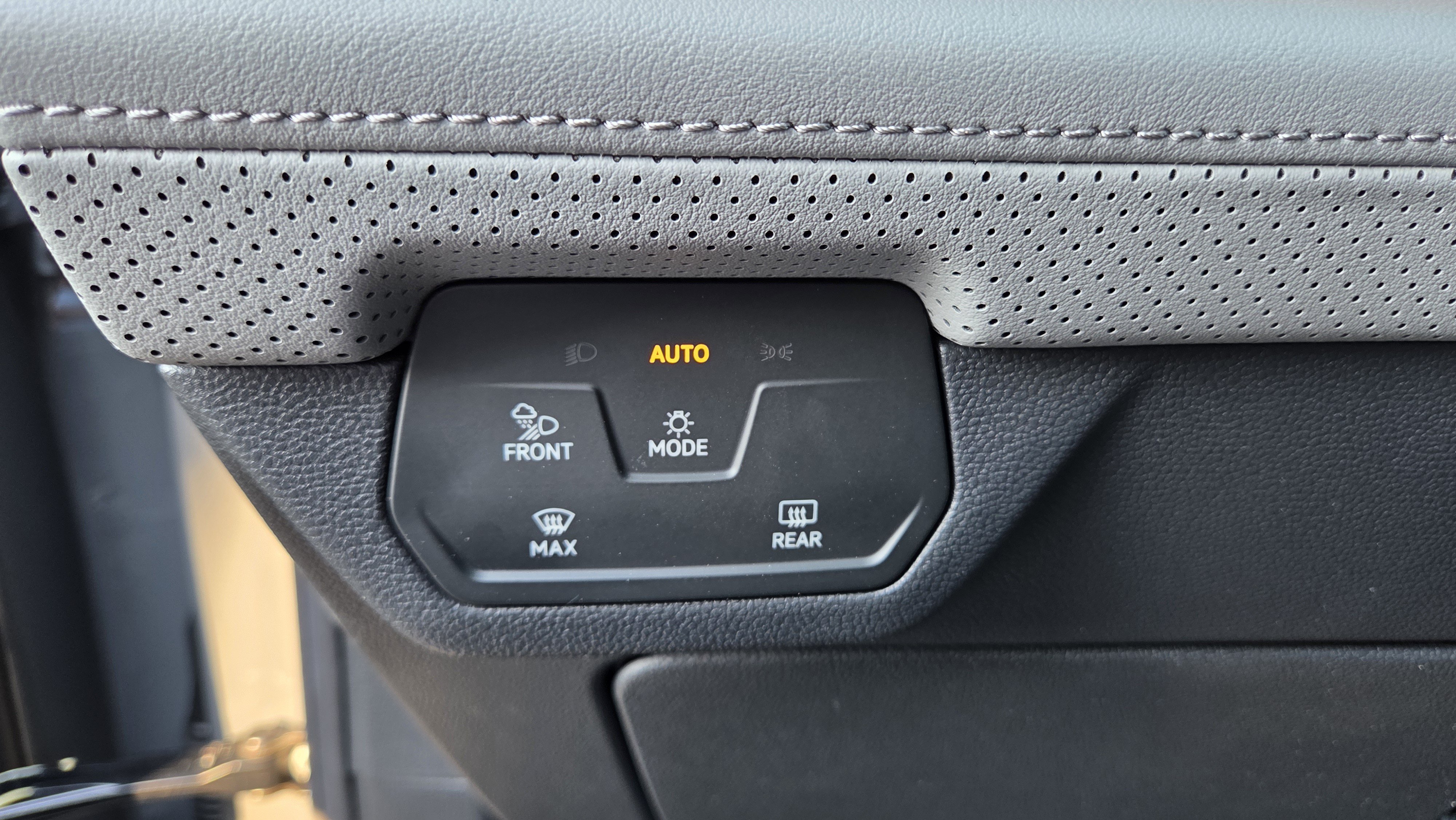 New 2026 Volkswagen Atlas Peak Edition AWD/4WD image 16