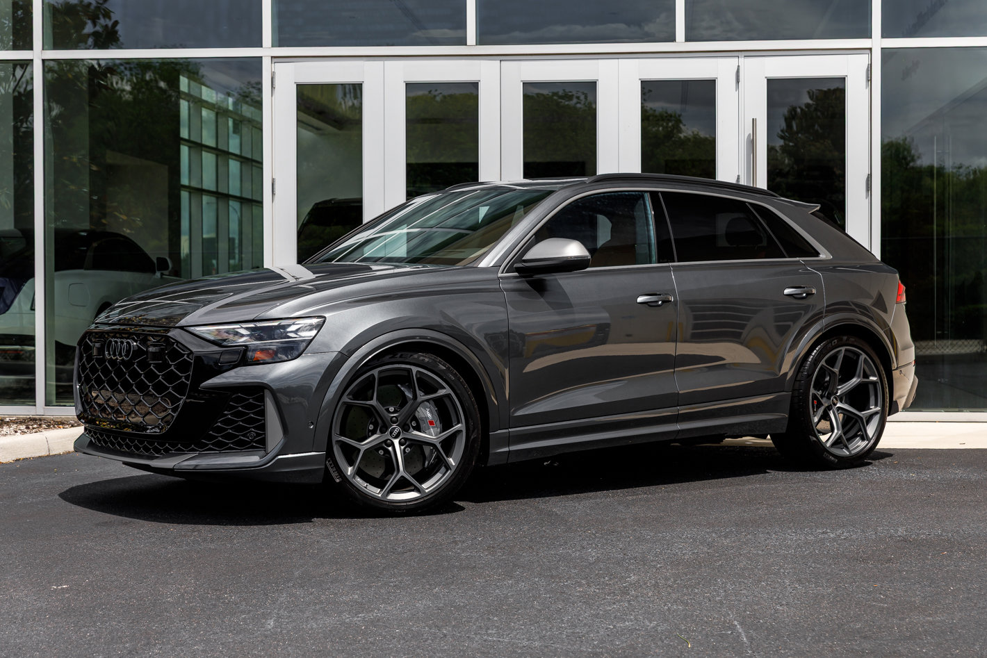 Used 2025 Audi RS Q8 performance AWD/4WD image 4